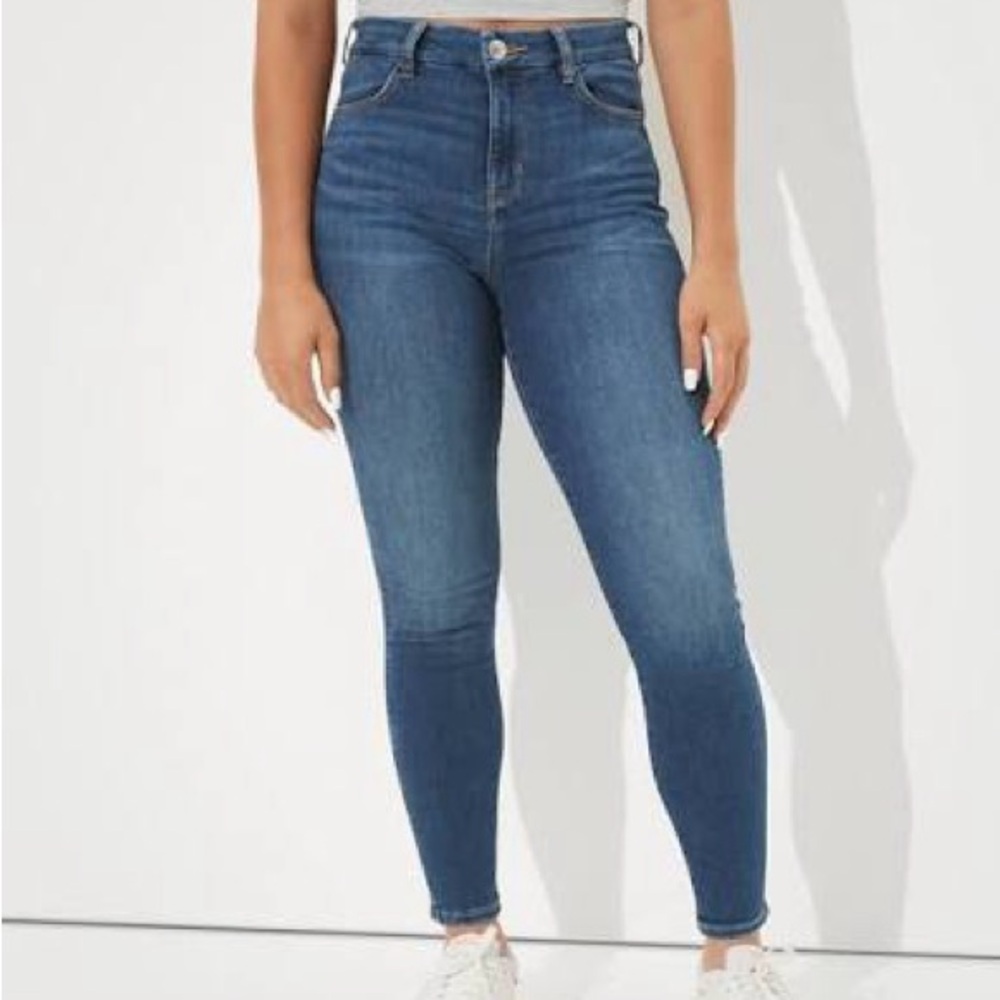 American Eagle Outfitters Curvy High-Rise Skinny Jeans in Medium Blue Wash